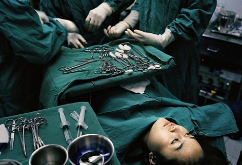 2012年度泰国人妖选美大赛火爆 揭背后辛酸(组图)