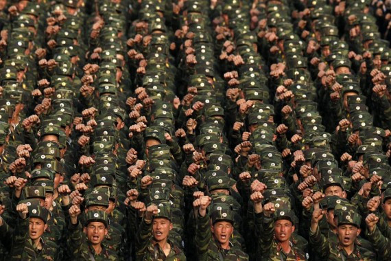 高清图集:朝鲜10万军民声讨韩国 发誓要铲除李明博政