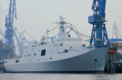 解放军2万5千吨直升机母舰曝光 火力凶猛(组图)