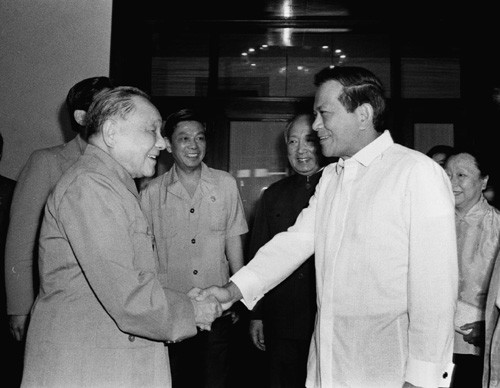 旧照中的中菲两国领导人(组图)