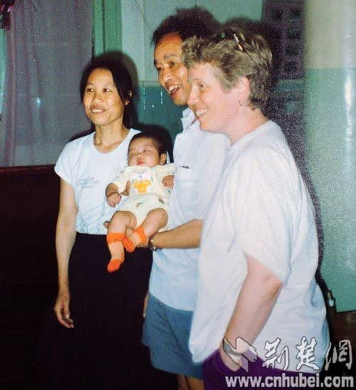 女弃婴被美国人收养 考上耶鲁20年后回武汉寻亲(组图)