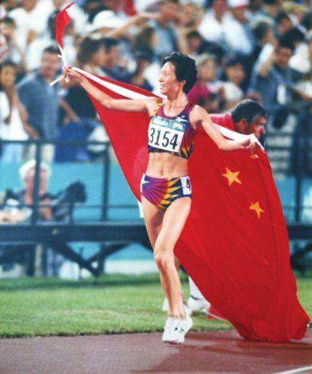 王军霞称16年前被逼退役："接到恐吓电话要我命"(图)