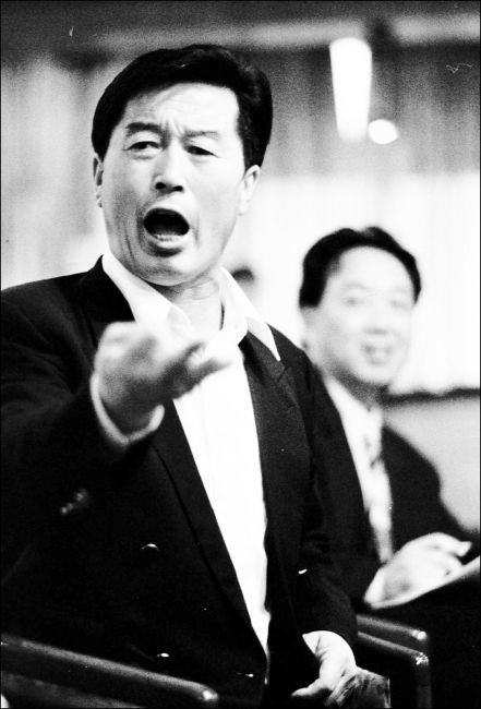 王军霞称16年前被逼退役："接到恐吓电话要我命"(图)