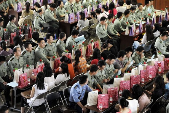 北京市妇联举办军人相亲大会 这场面太壮观了(高清组图)