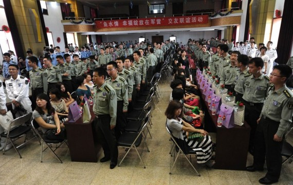 北京市妇联举办军人相亲大会 这场面太壮观了(高清组图)