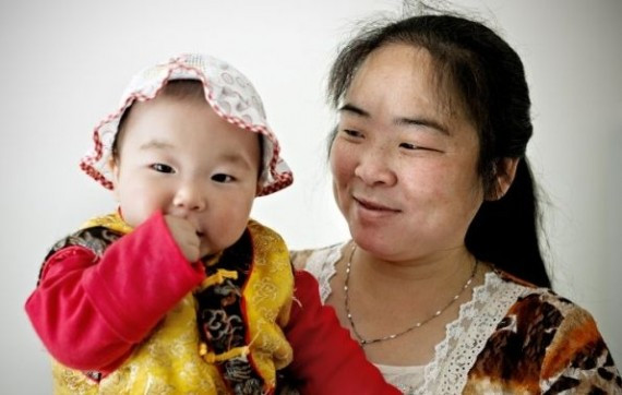 中国实施严厉独生子女政策的后果:母亲面对的危机(图文)