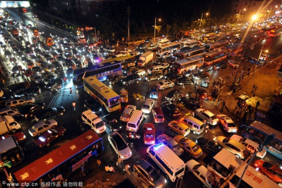 壮观！沈阳严重堵车 道路变&ldquo;停车场&rdquo;(高清组图)