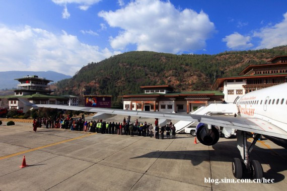 惊世骇俗八大怪 实拍：因巍峨群山隔断与外界交往的不丹
