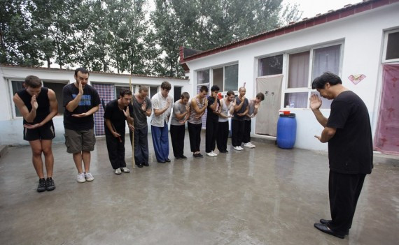 北京农民武术师教授百余名洋弟子 每人每月650美元(组图)