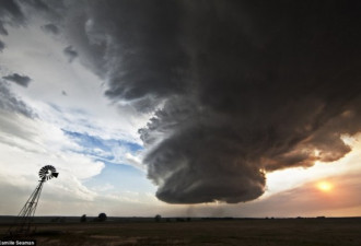 美国女摄影师追逐暴风 拍下壮观天景