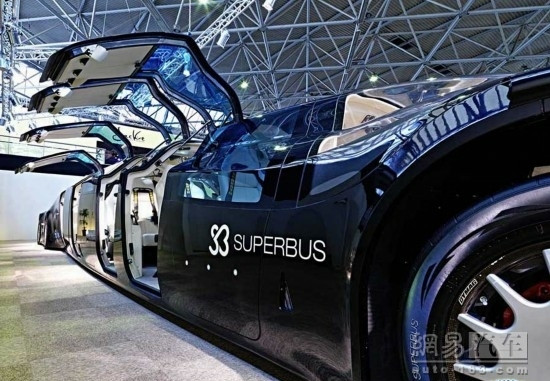 阿联酋超级公交车造价约1120万美元 时速250公里(组图)