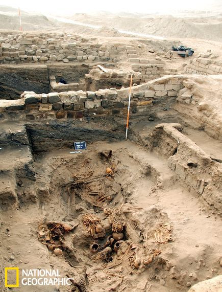 秘鲁发现古文明墓葬：遗骸与木乃伊呈婴儿姿势摆放(组图)
