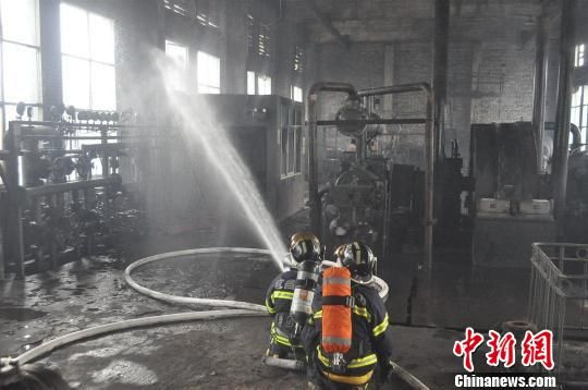 湖北长阳一化工厂爆炸伤亡情况不明（图）