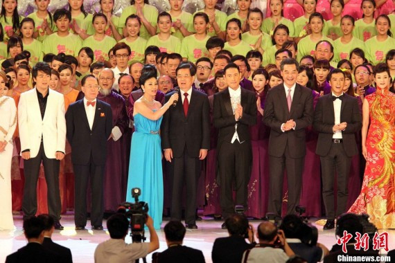 胡锦涛出席庆祝香港回归祖国15周年文艺晚会(高清组图)