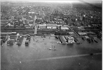 老照片：多伦多市中心填湖造地的历史