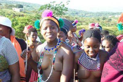 怪风俗 祖鲁族妇女婚前裸上身 下身也是稍稍遮盖(组图)