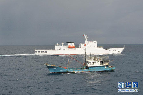 南沙访中国最先进渔政船310船：水炮是主力武器(多图)