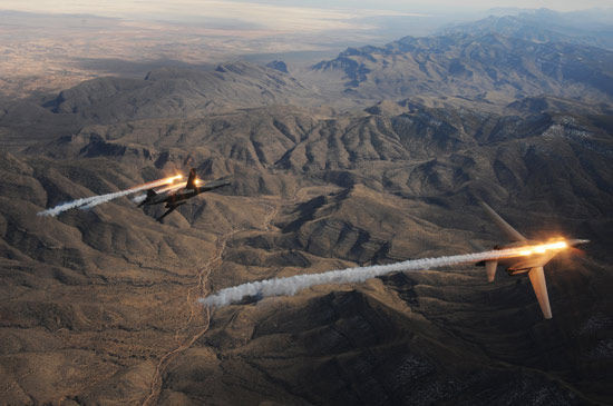 资料图：美国空军B-1B战略轰炸机远程攻击演练