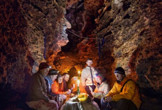 绝美：乌克兰罕见晶体洞穴似天悬星河