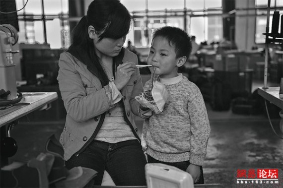 她们的生活梦想：震撼记录中国打工妹真实生活片段(多图)