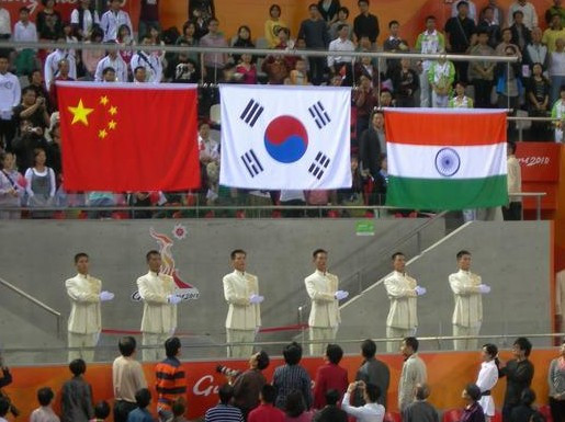 韩国中国并列摘银 组委会将中国旗垫韩国下方惹争议(组图)