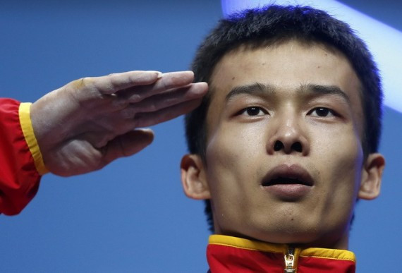 震惊！吴景彪情绪崩溃 连鞠三躬称夺银愧对国家(图文/视频)
