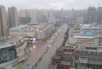 天津也淹了 多条街道内涝城市成泽国