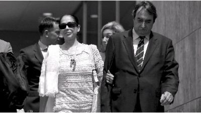 6月28日，第一天庭审结束后，西班牙女歌手潘托哈走出法庭。她被控参与洗钱。图/IC