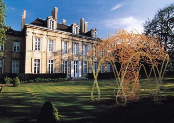 art-in-country-houses-the-way-the-french-do-it