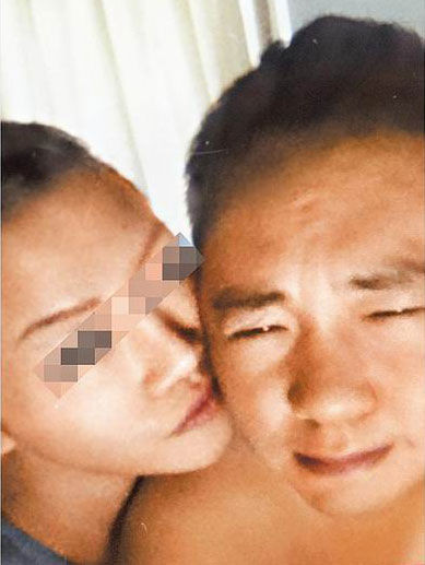 富少女友曝光二人合照