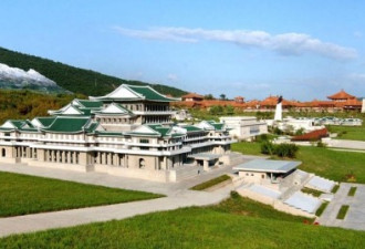 图：勒紧裤带 朝鲜平壤民俗公园竣工