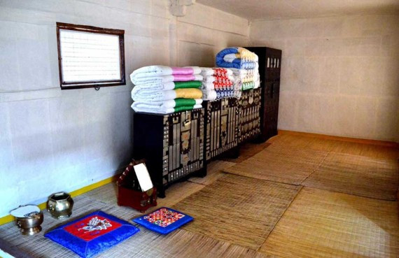 勒紧裤腰带 大兴土木：朝鲜平壤民俗公园竣工(高清组图)