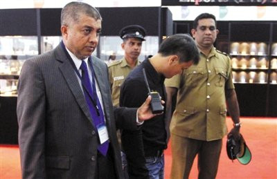 斯里兰卡珠宝展中国男子吞下一颗1.3万美元钻石被捕(图)