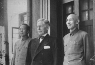 毛泽东蒋介石未公开合影 罕见敬酒照