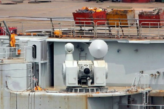 中国国产航母专用消防车曝光 已经吊装上舰(组图)
