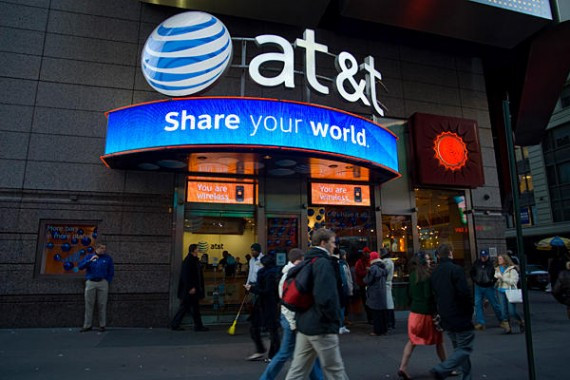 1217-att-iphone-chokehold_full_600
