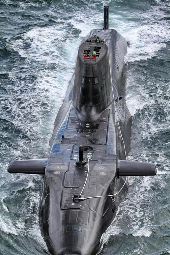 噪音低于小海豚 英最新核艇“伏击”号处女航(高清组图)