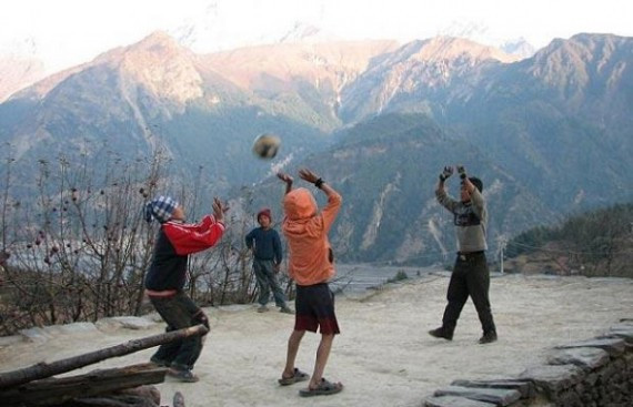 nepal-boys_1487642i