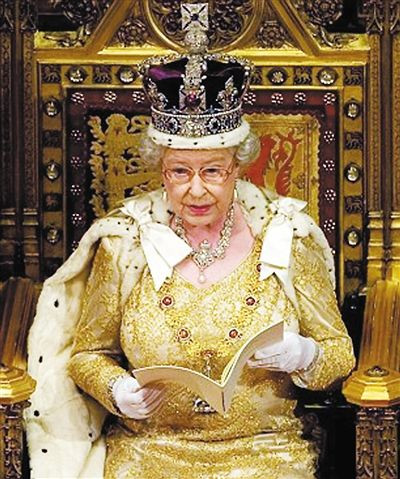 女王伊丽莎白二世在议会演讲。