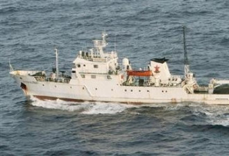 中国渔政船向日船发警告 日方严阵以待