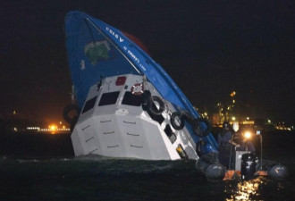 幸存者：船不断下沉 救生衣也来不及穿
