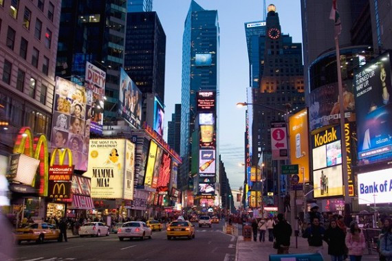 Times+Square+at+Night+-+New+York+City,+USA+33249
