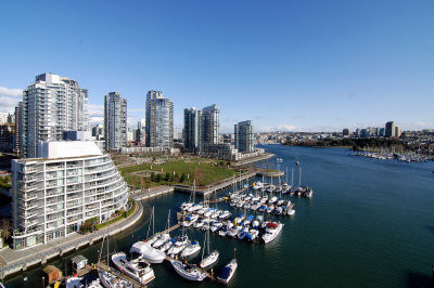 全球城市聲譽排名，溫哥華名列第一。圖為溫市中心海景。（本報資料照片） 