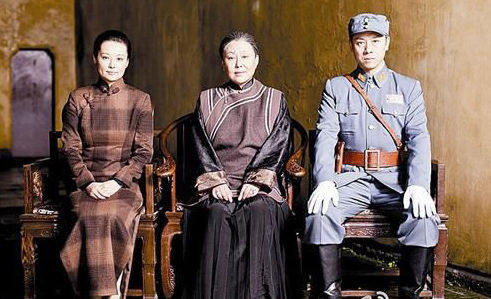 袁莉否认与斯琴高娃不合：我对她只有尊敬(图)