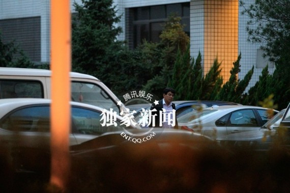 朱时茂北京东四环独会80后女子 打包剩饭 女方驾车(组图)
