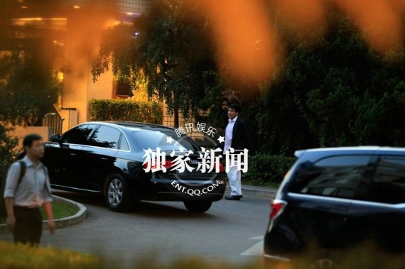 朱时茂北京东四环独会80后女子 打包剩饭 女方驾车(组图)