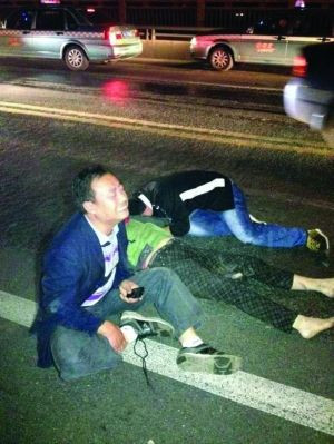 惨！夫妇被摩托车撞倒 丈夫追肇事者妻子遭碾死(图)