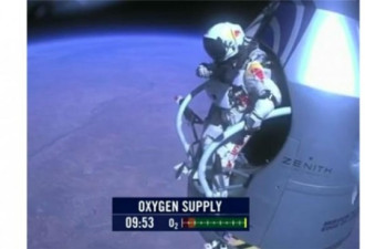 相簿：从太空跳下 38千米高跳伞成功