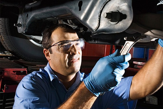 12-underrated-jobs-autoMechanic