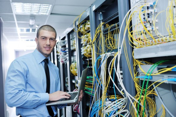 computer-systems-analyst-600x400
